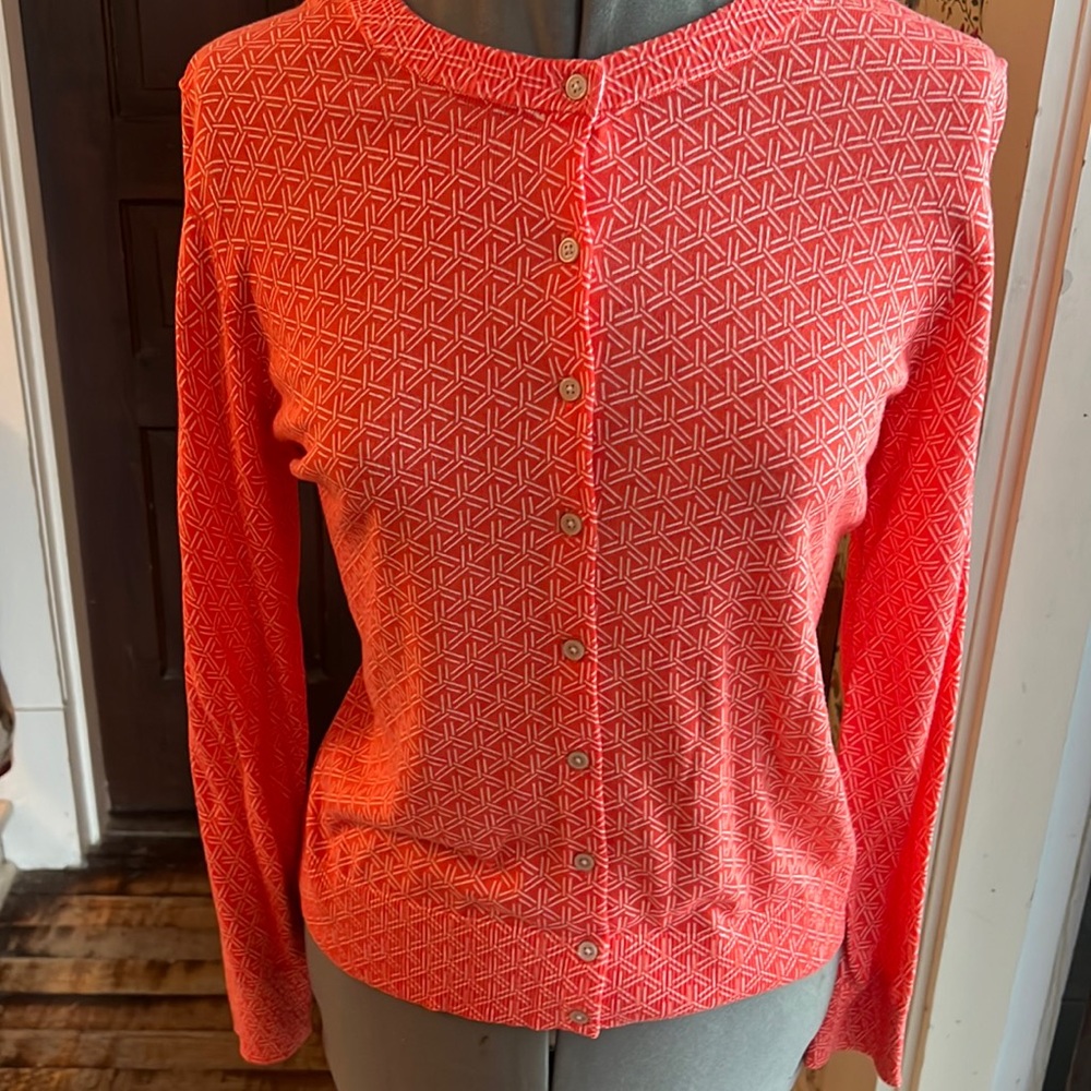This banana republic blouse very causal and cute.apart of the notre colletion